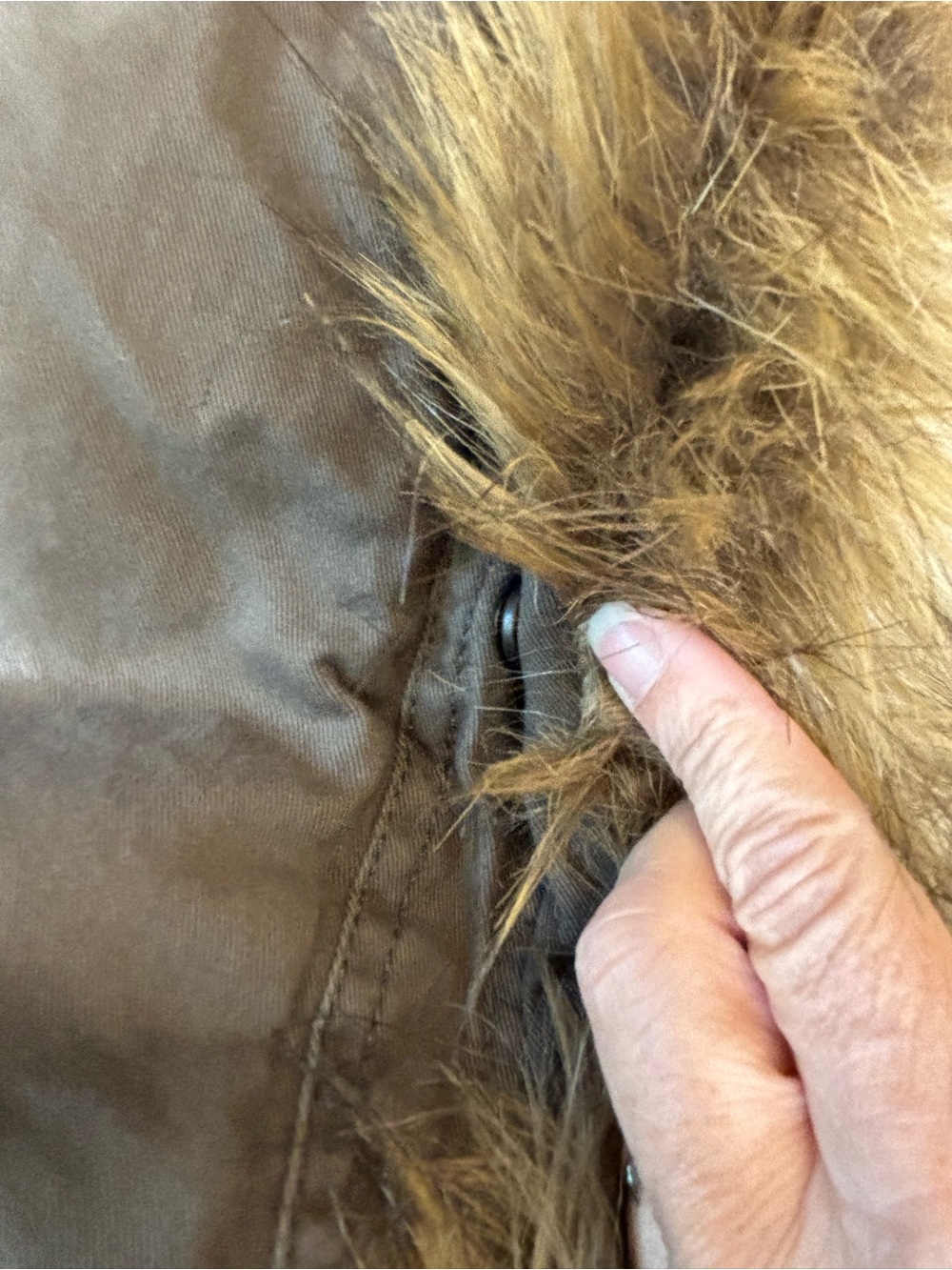 Hollister Gray Faux Fur Hooded Sherpa Parka Jacket EUC Size L - Picture 9 of 15